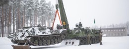 2018-12-19-bergingspanservogn-overfort-haeren3-forsvaret