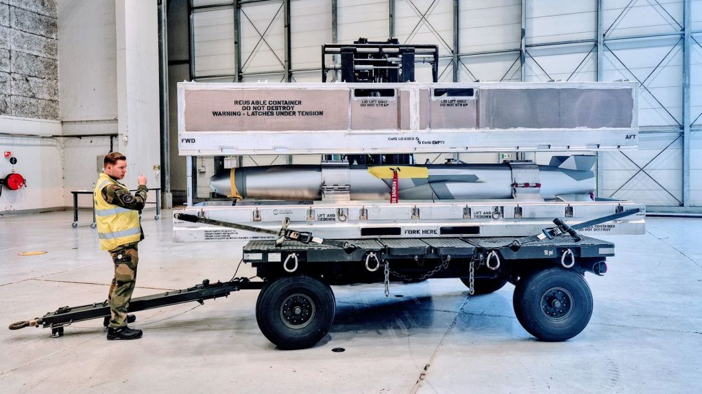 Forsvarsmateriell har startet leveransene av JSM til Forsvaret, noe som ble markert på Ørland flystasjon mandag 28. april. Foto: Forsvarsmateriell