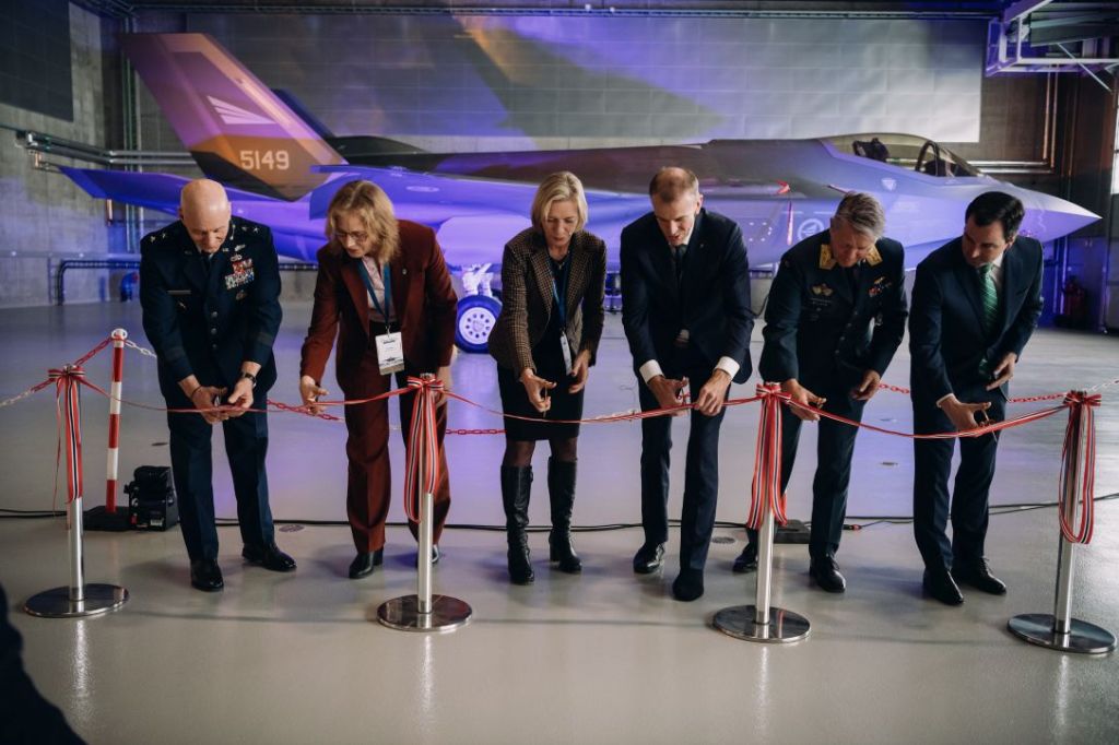 Offisiell åpning av den nye vedlikeholdsfasiliteten for F-35 kampfly, National Air Vehicle Depot (NAVD) på Rygge flystasjon. 