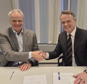 Eiliv Ofigsbø, direktør for IKT-kapasiteter i Forsvarsmateriell og Bjørn Windfeldt, CEO i Northcom. Foto: Forsvarsmateriell