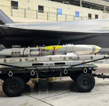 Forsvarsmateriell har startet leveransene av JSM til Forsvaret, noe som ble markert på Ørland flystasjon mandag 28. april 2025. Foto: Forsvarsmateriell