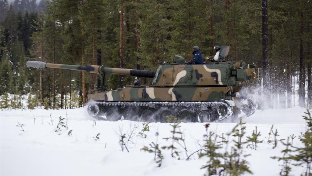 I samarbeid med Hæren gjennomførte Forsvarsmateriell, januar 2016, vintertester av potensielle artillerikandidater. På bildet er den Sør-Koreanske K9 Thunder (foto: Simen Rudi).