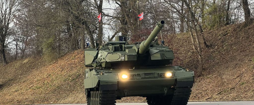 Norges nye stridsvogn er rullet ut fra leverandøren_1920x1080